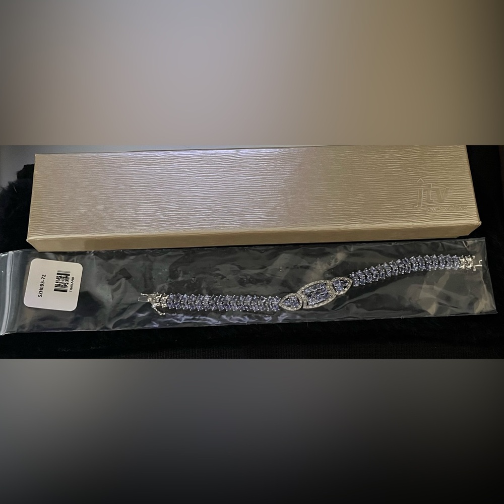 Silver and Tanzanite Bracelet - Picture 5 of 7